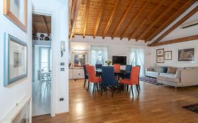 A Casa Nuccia Mansarda By Holiday Solutions